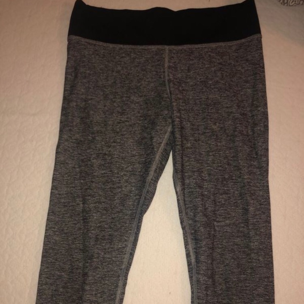 vs pink yoga leggings